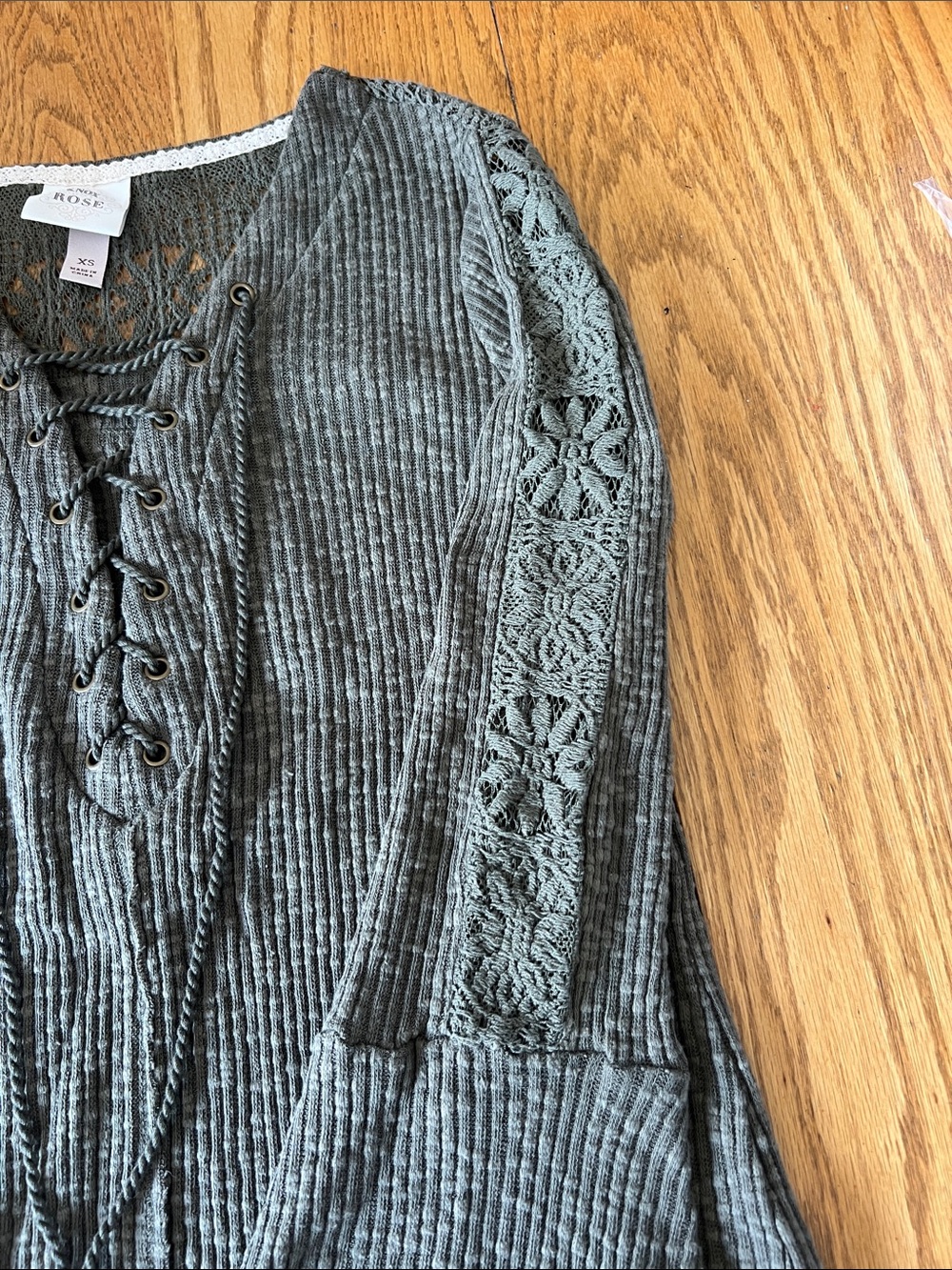 Knox Rose Lace-Up Ribbed Long-Sleeve Top in Olive Green Size XS - Picture 4 of 9